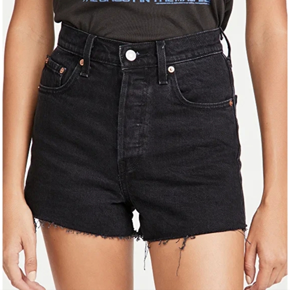 High Rise Levi's short. - Picture 1 of 6